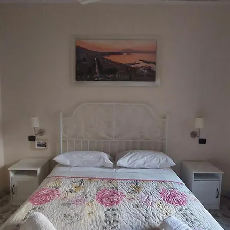 Diana'a House - Dianapoli Apartmán Neapol